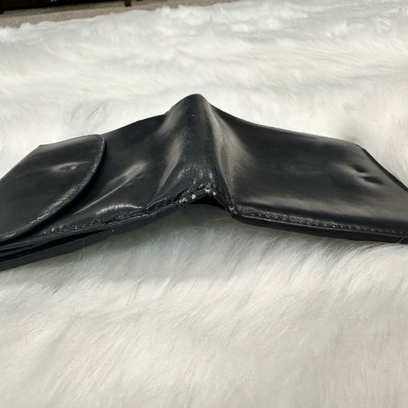 Gucci black leather wallet with gold hardware - Picture 4 of 7